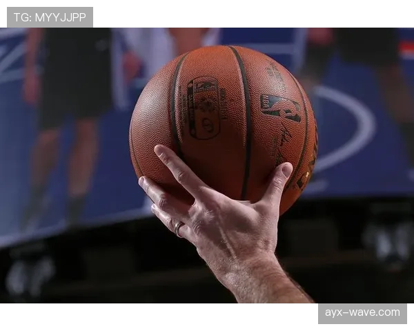 防守三秒违例怎么判罚？讲解NBA和FIBA规则的具体区别。